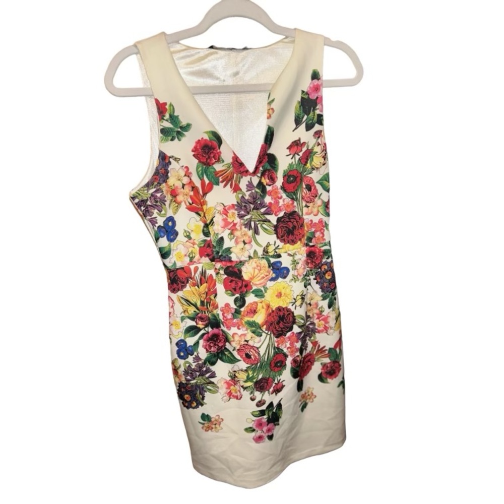Kaya & Sloane floral midi dress. Discontinued. Size S. Never worn.